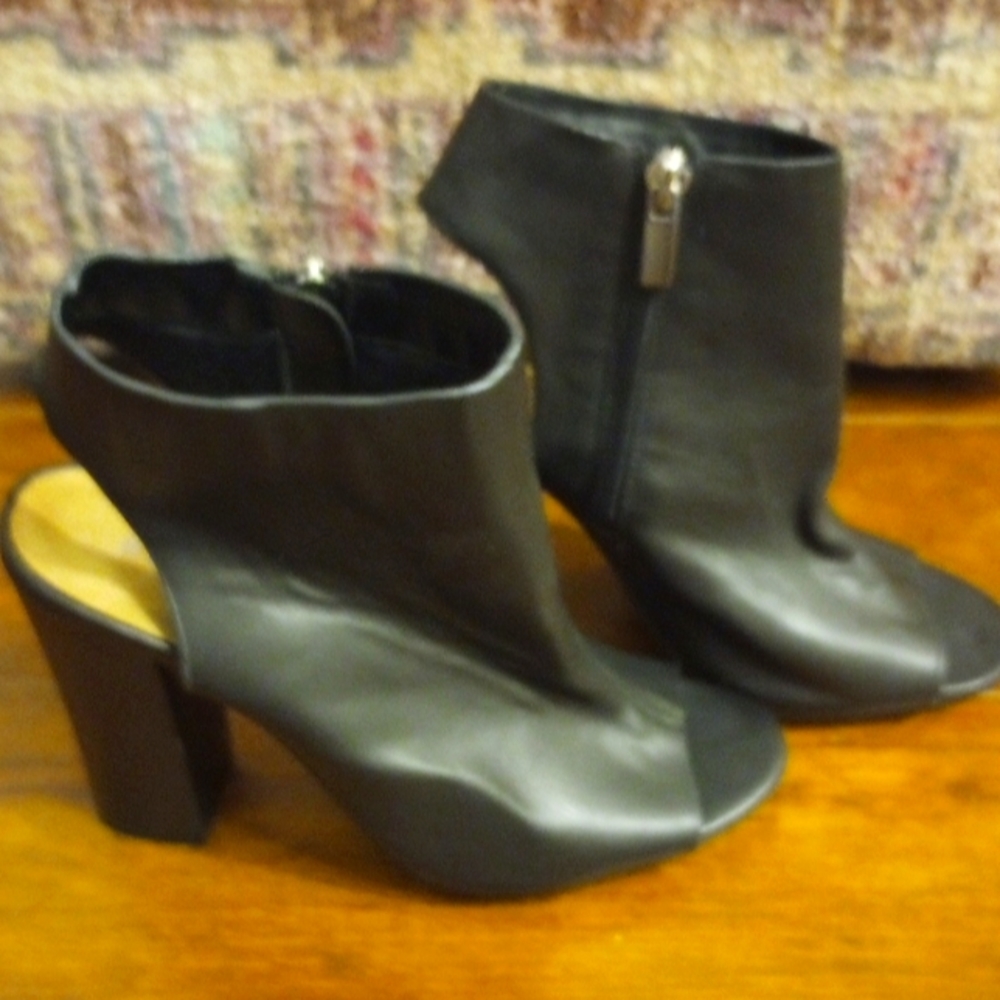 Black toeless booties size 7